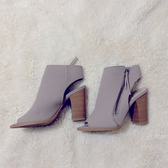 Cute Booties for a Day Out! - Picture 2 of 2